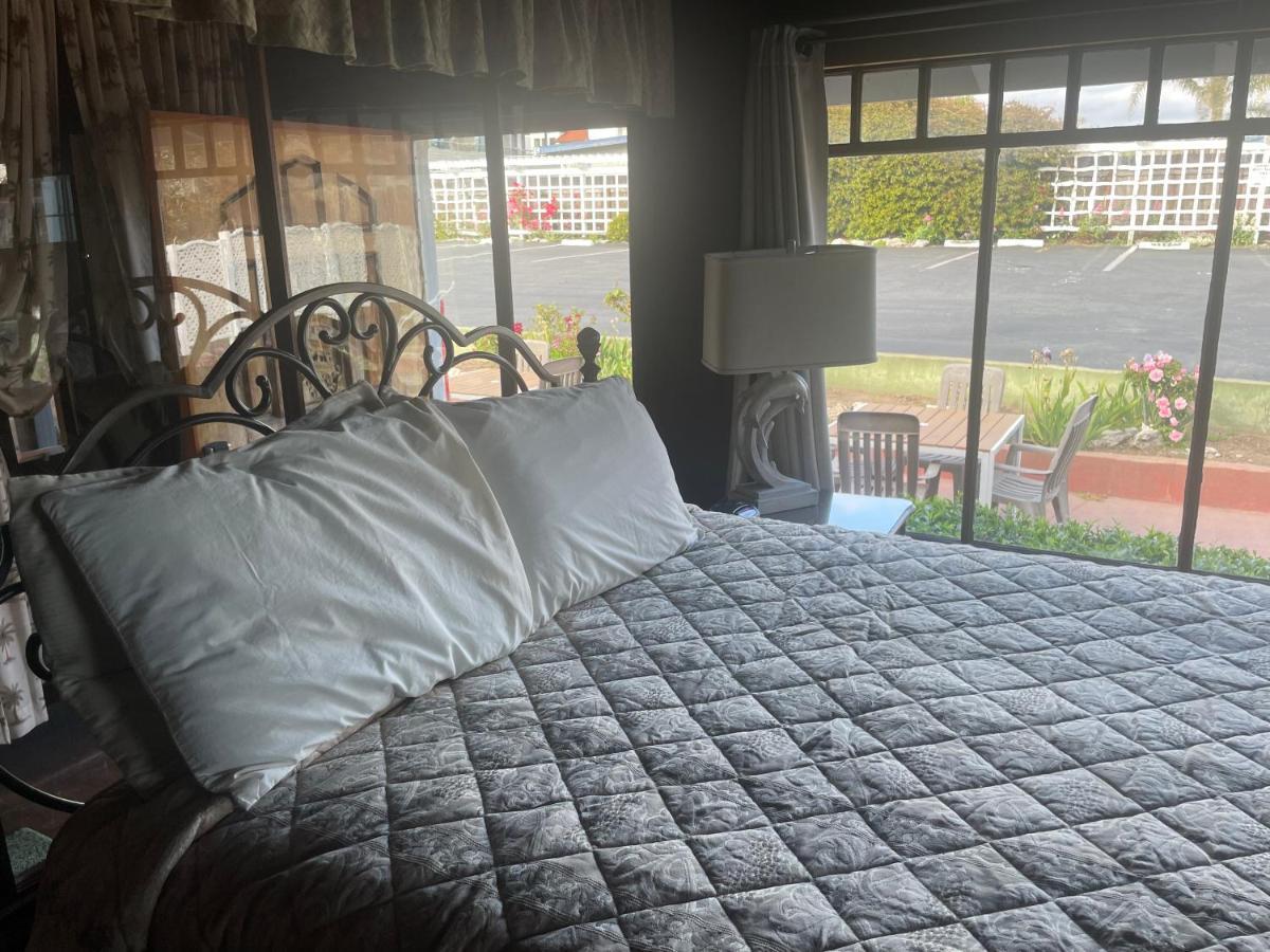 Edgewater Beach Inn & Suites Santa Cruz Extérieur photo